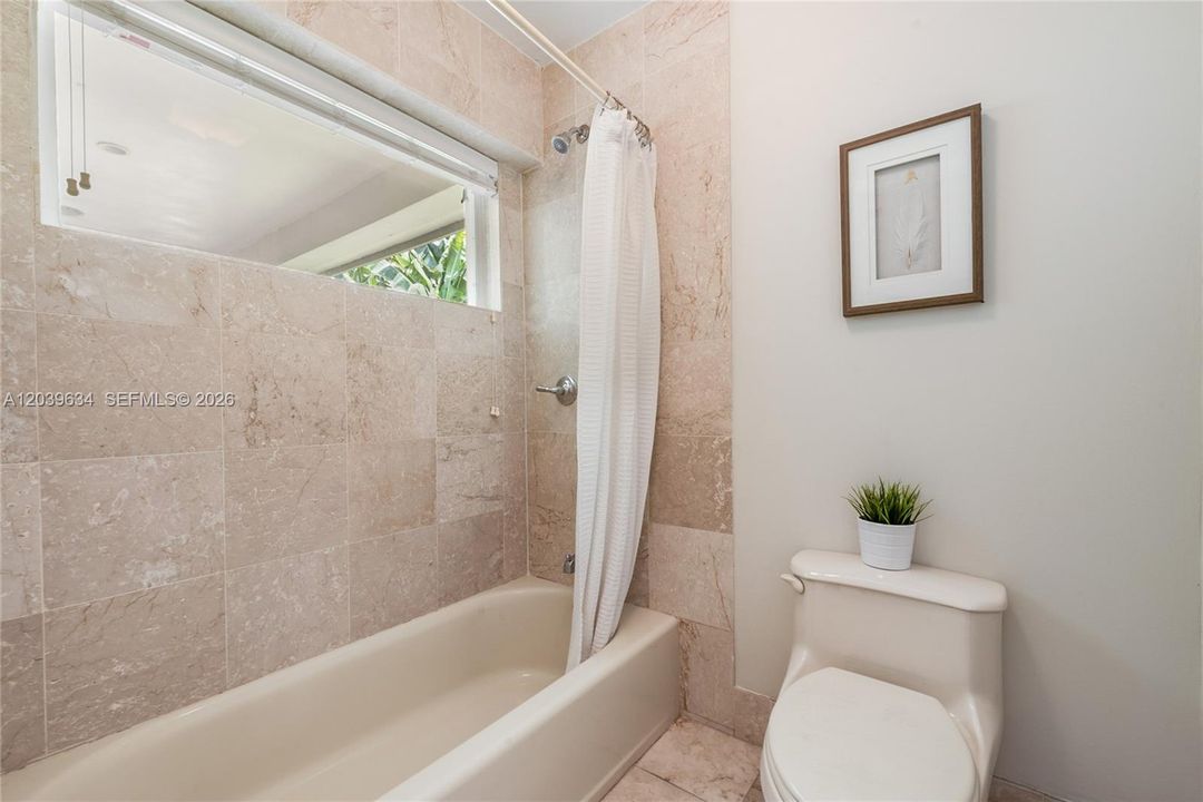 Shower/Tub Cabana Bath