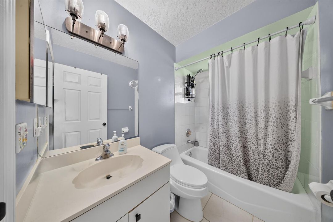 2nd Bathroom