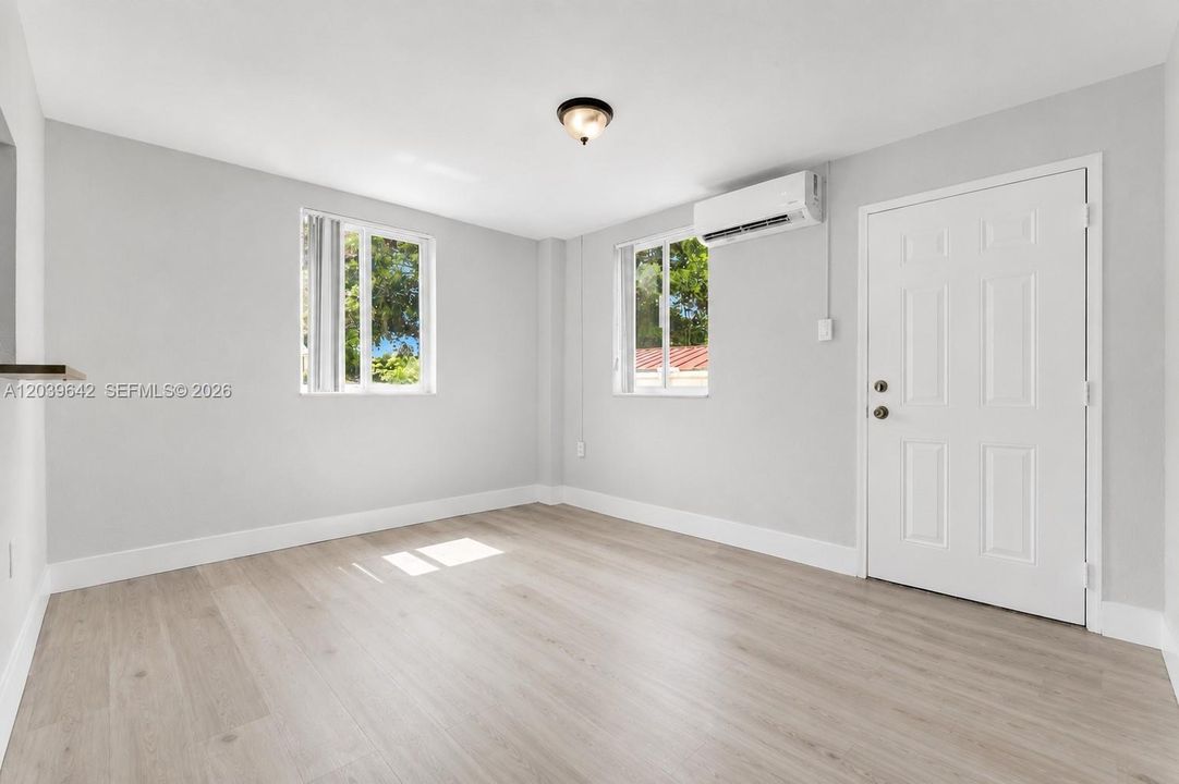 В аренду: $2,250 (2 спален, 1 ванн, 0 Квадратных фут)