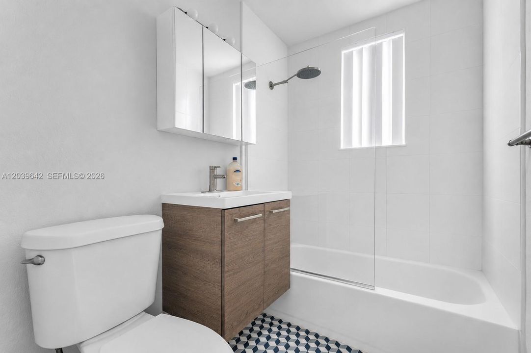 В аренду: $2,250 (2 спален, 1 ванн, 0 Квадратных фут)
