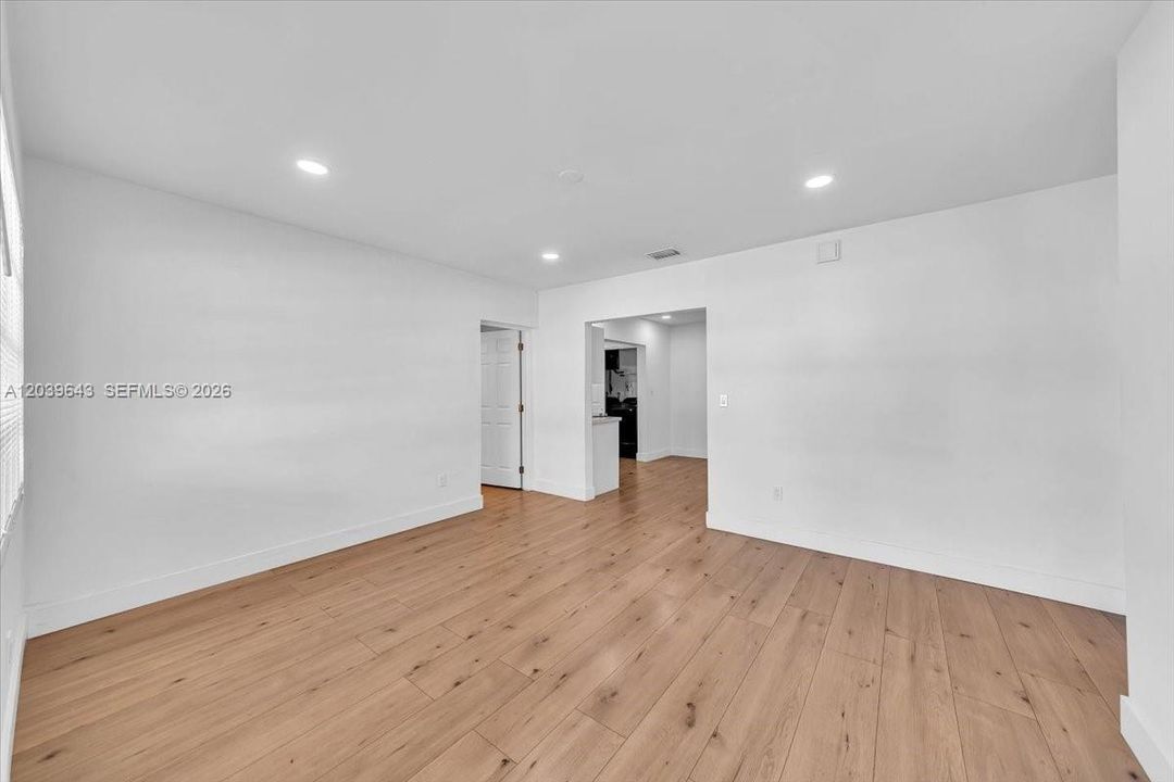 For Sale: $634,900 (5 beds, 3 baths, 1514 Square Feet)
