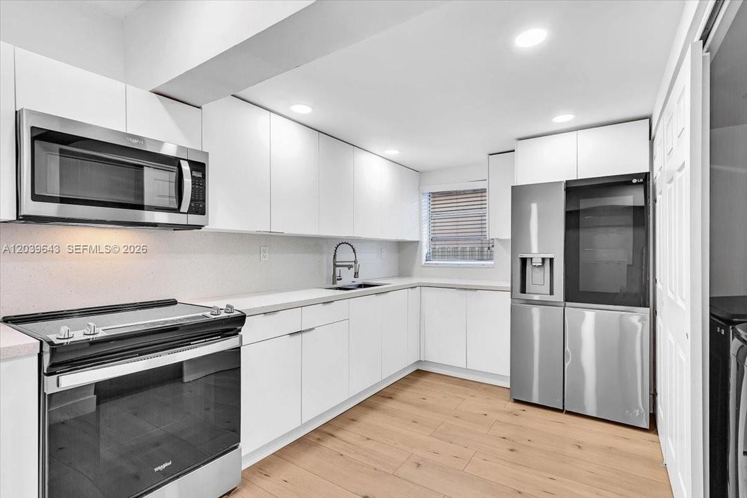 For Sale: $634,900 (5 beds, 3 baths, 1514 Square Feet)
