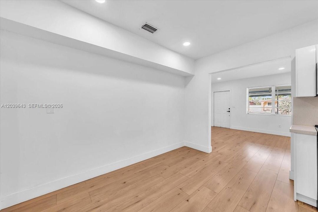 For Sale: $634,900 (5 beds, 3 baths, 1514 Square Feet)