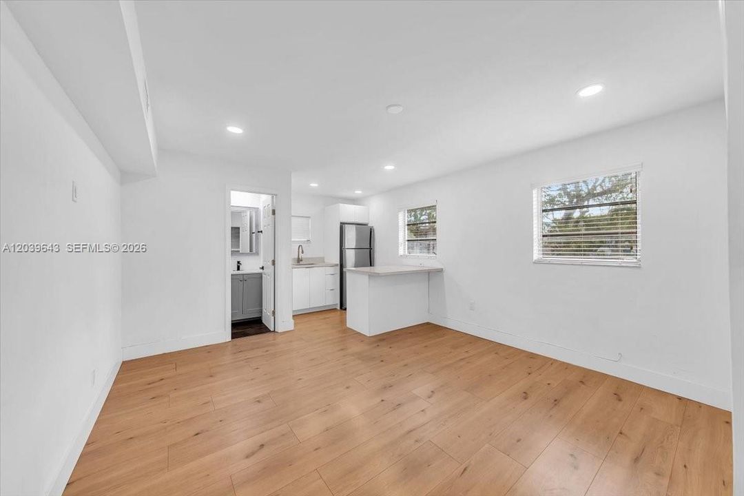 For Sale: $634,900 (5 beds, 3 baths, 1514 Square Feet)