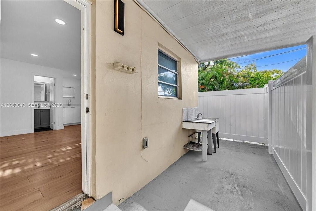 For Sale: $634,900 (5 beds, 3 baths, 1514 Square Feet)