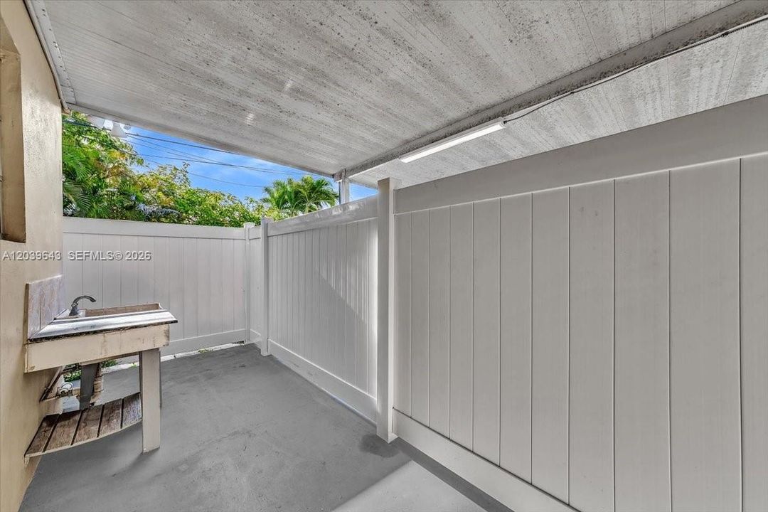 For Sale: $634,900 (5 beds, 3 baths, 1514 Square Feet)