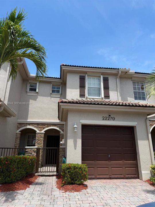 For Rent: $2,450 (2 beds, 2 baths, 1282 Square Feet)