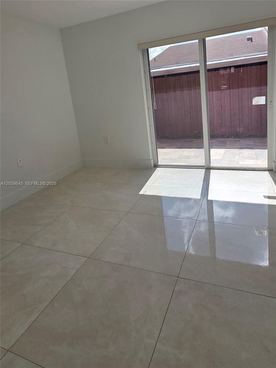 For Rent: $1,800 (1 beds, 1 baths, 528 Square Feet)