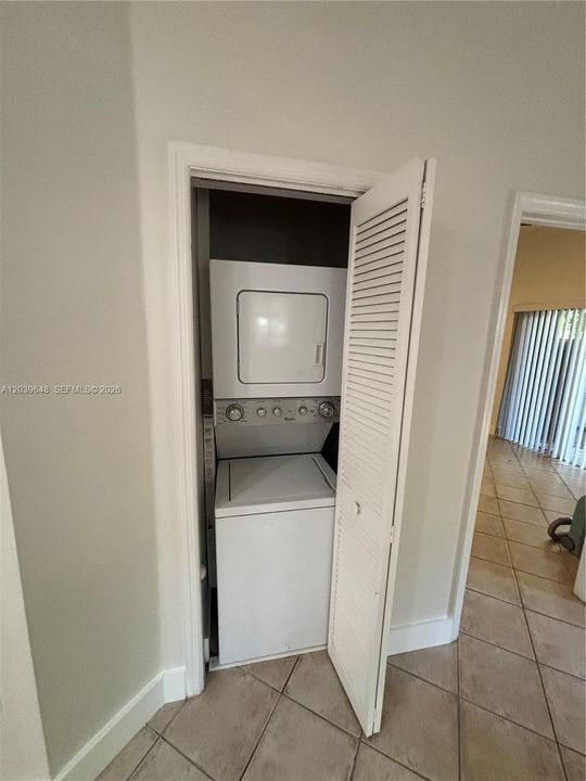 For Rent: $2,475 (1 beds, 1 baths, 580 Square Feet)