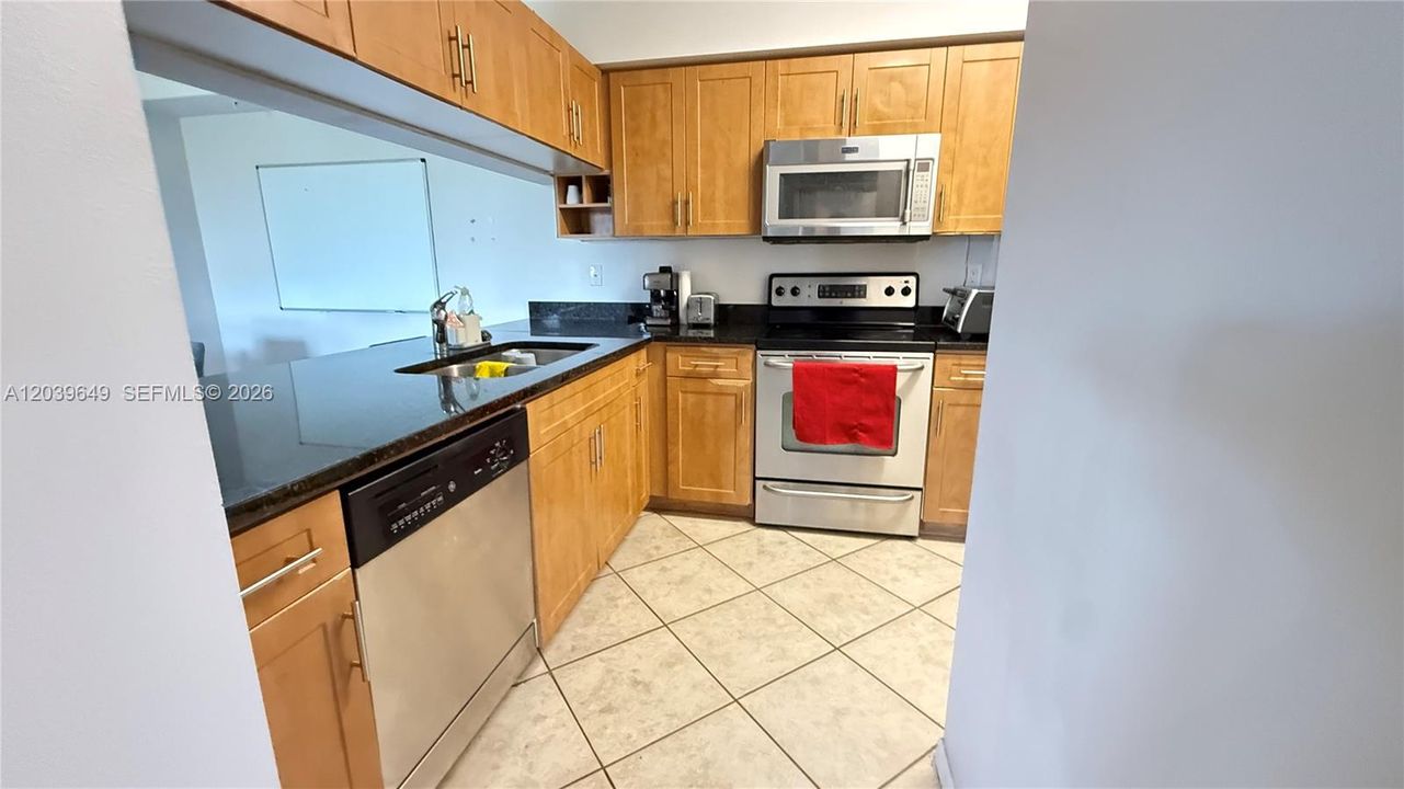 В аренду: $2,100 (2 спален, 2 ванн, 1071 Квадратных фут)