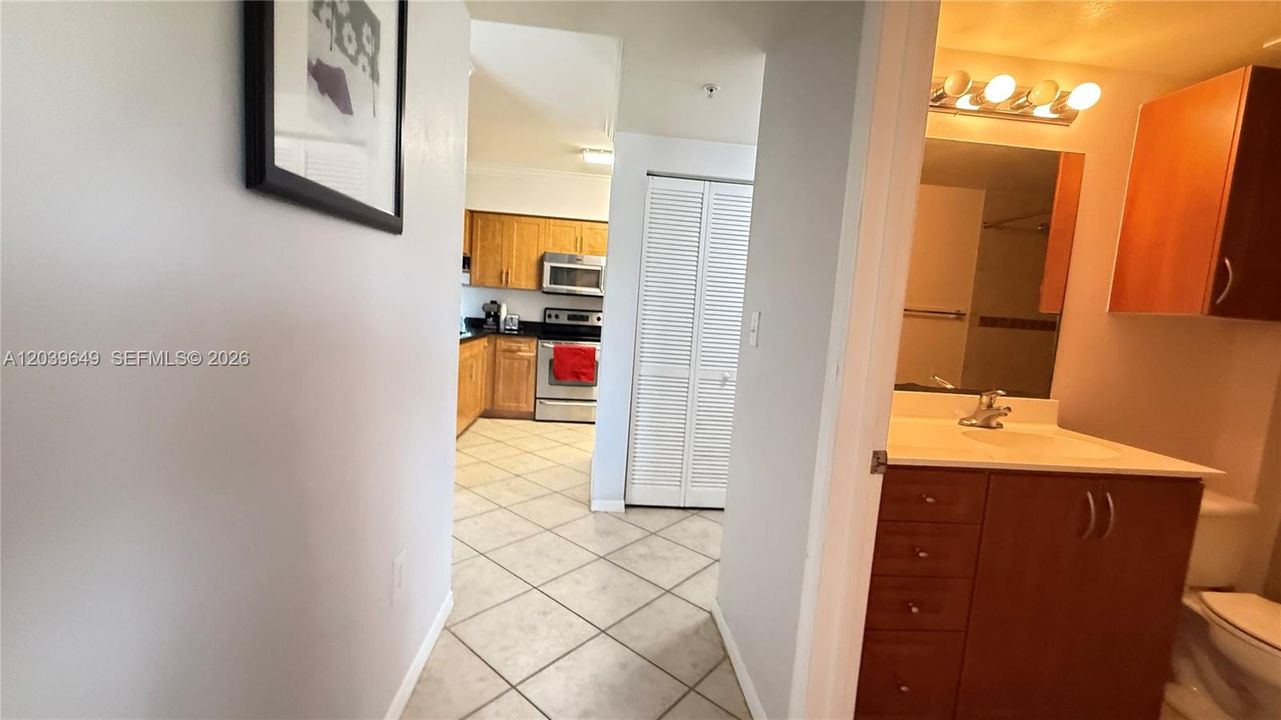 В аренду: $2,100 (2 спален, 2 ванн, 1071 Квадратных фут)