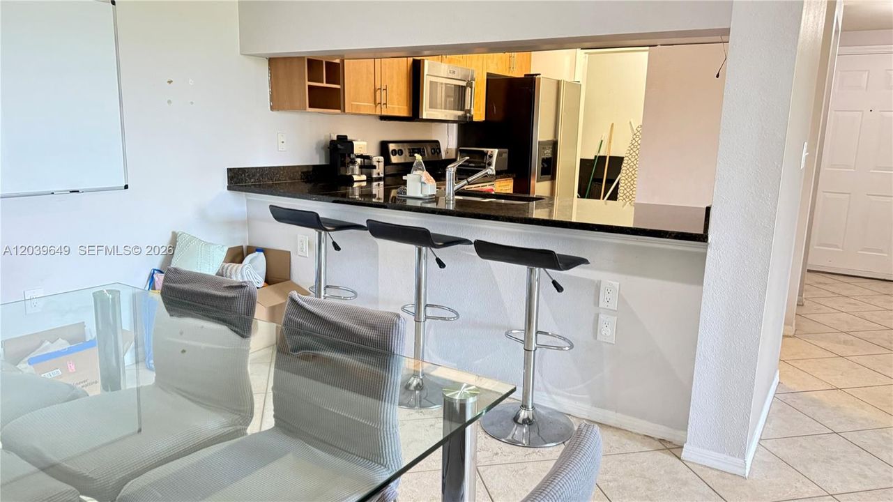 В аренду: $2,100 (2 спален, 2 ванн, 1071 Квадратных фут)