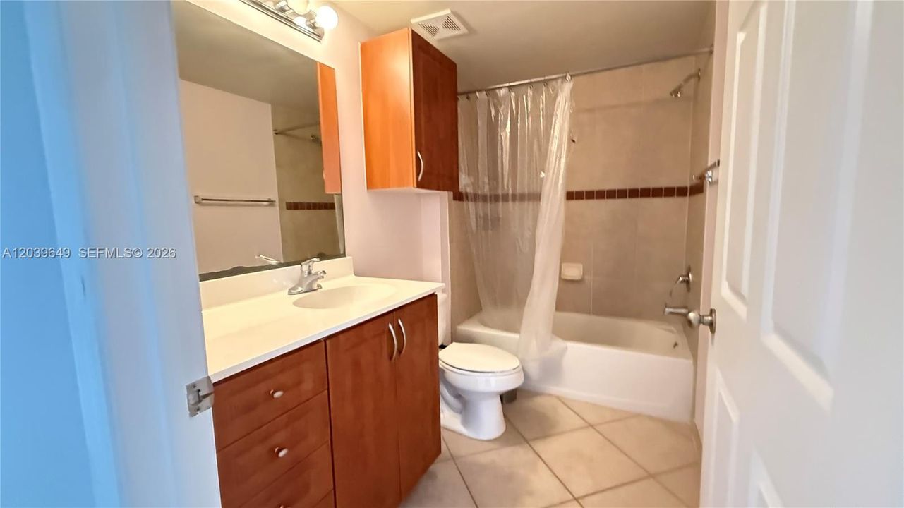 В аренду: $2,100 (2 спален, 2 ванн, 1071 Квадратных фут)