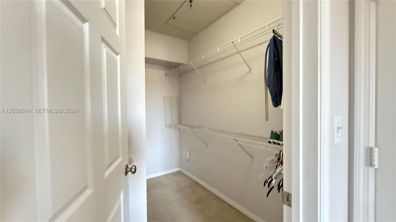 В аренду: $2,100 (2 спален, 2 ванн, 1071 Квадратных фут)
