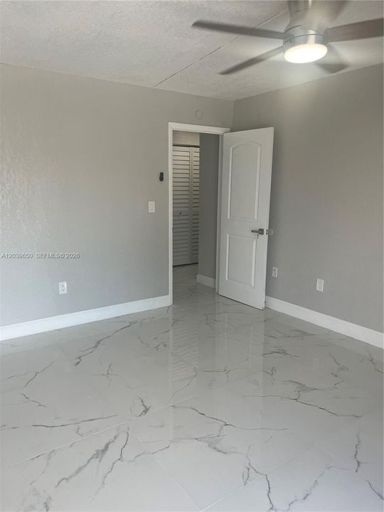 出租: $2,300 (2 贝兹, 1 浴室, 1020 平方英尺)