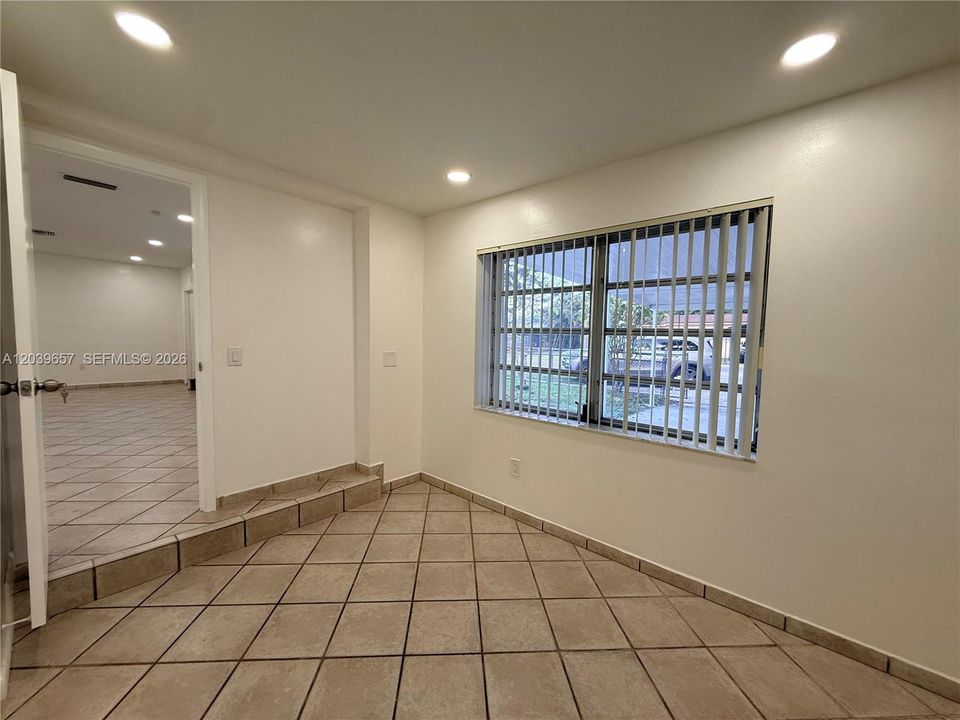 Connecting door to efficiency / in-law quarter