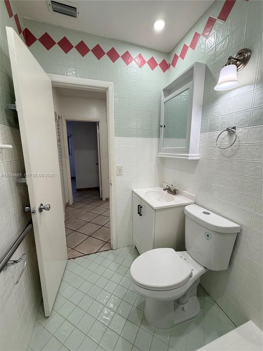 2nd bathroom