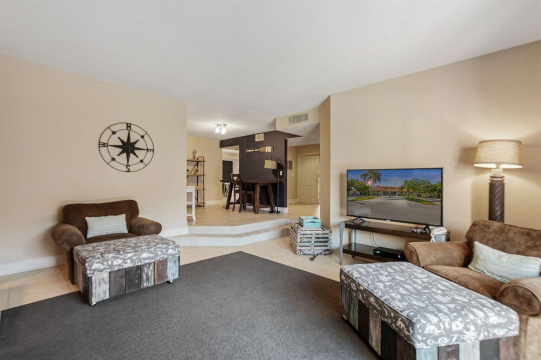 6-web-or-mls-4850-ne-25th-ave-1-2
