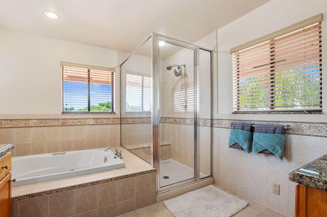 56-web-or-mls-4850-ne-25th-ave-1-2