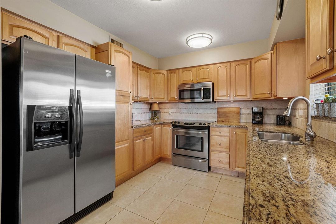 12-web-or-mls-4850-ne-25th-ave-1-2