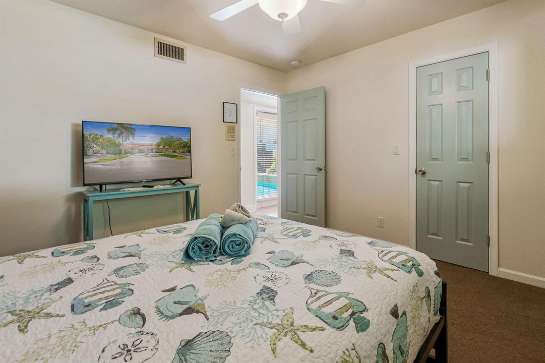 44-web-or-mls-4850-ne-25th-ave-1-2