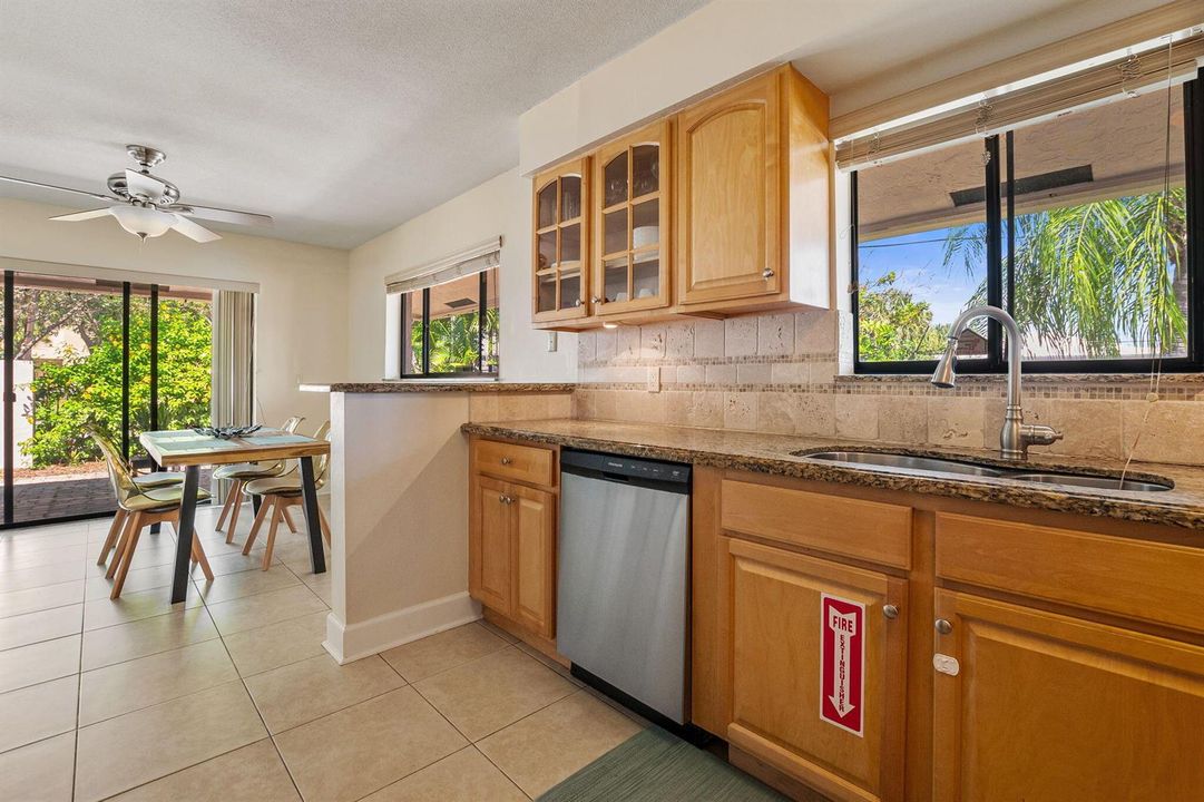 39-web-or-mls-4850-ne-25th-ave-1-2