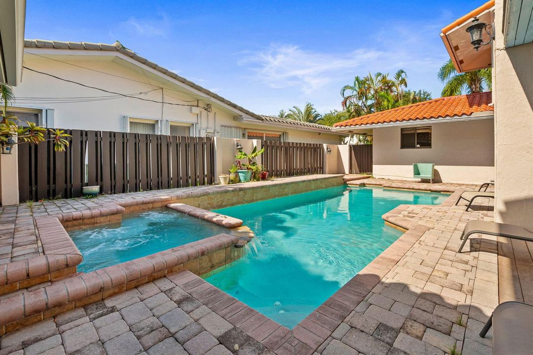 29-web-or-mls-4850-ne-25th-ave-1-2