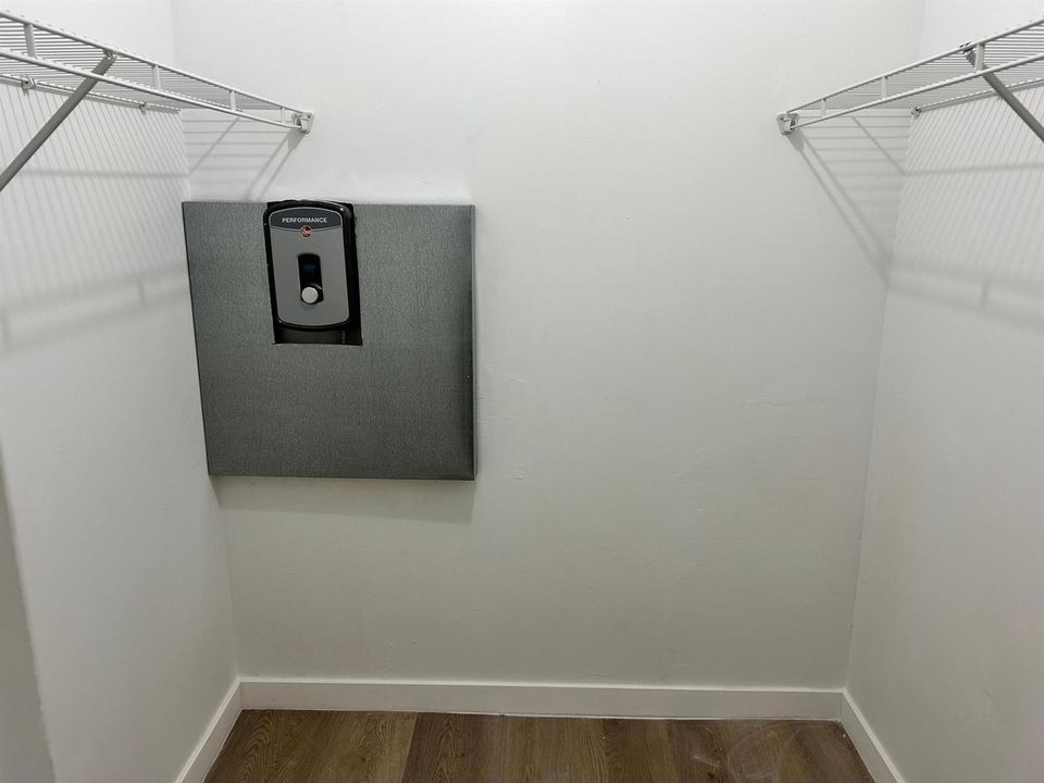 Walk in closet