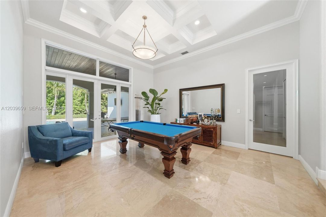 Active With Contract: $2,050,000 (5 beds, 4 baths, 3776 Square Feet)