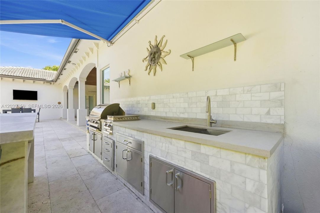 Active With Contract: $2,050,000 (5 beds, 4 baths, 3776 Square Feet)
