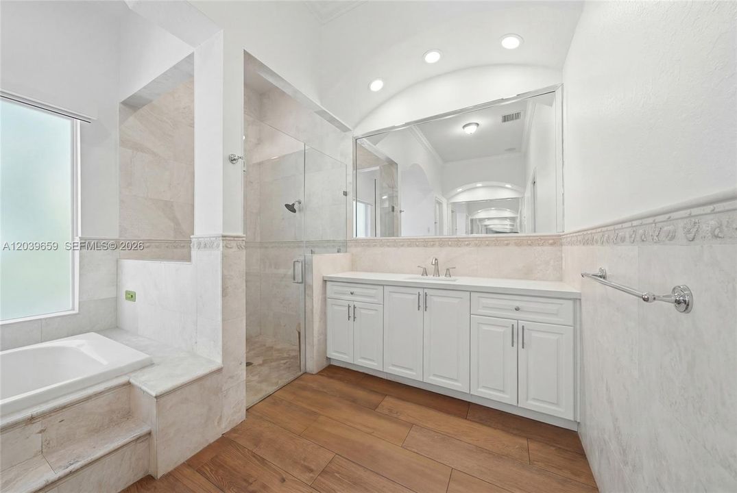 Active With Contract: $2,050,000 (5 beds, 4 baths, 3776 Square Feet)