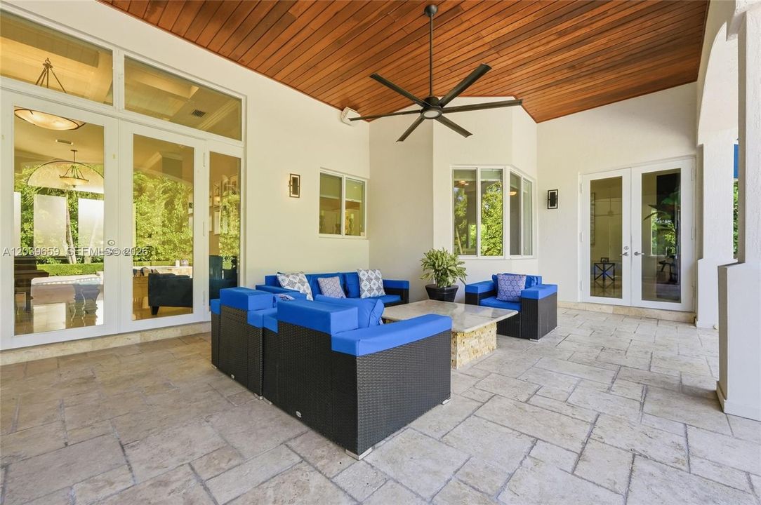 Active With Contract: $2,050,000 (5 beds, 4 baths, 3776 Square Feet)