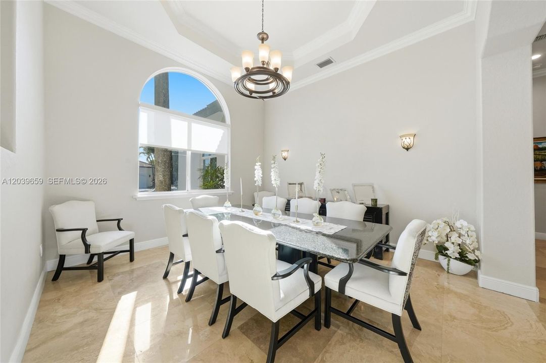 Active With Contract: $2,050,000 (5 beds, 4 baths, 3776 Square Feet)