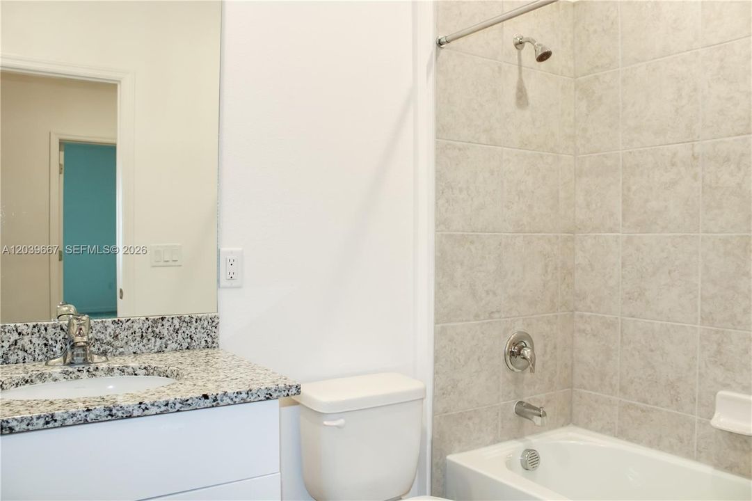 En Renta: $1,950 (3 camas, 2 baños, 1574 Pies cuadrados)