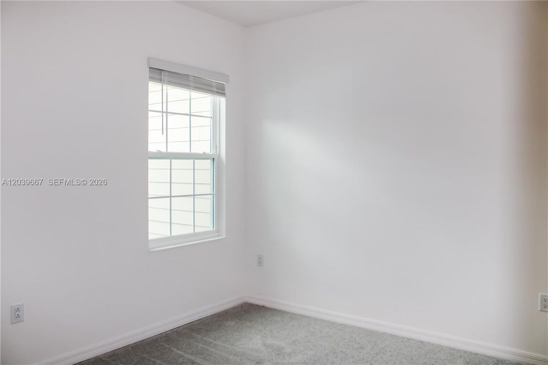 En Renta: $1,950 (3 camas, 2 baños, 1574 Pies cuadrados)
