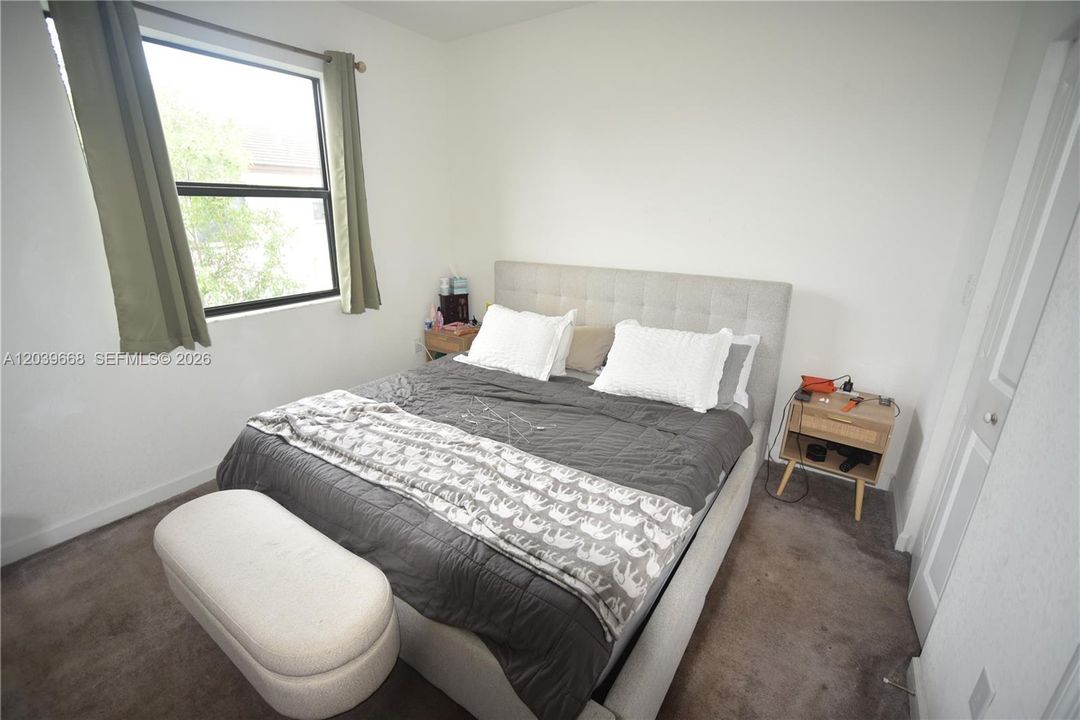 For Rent: $3,000 (3 beds, 3 baths, 1320 Square Feet)