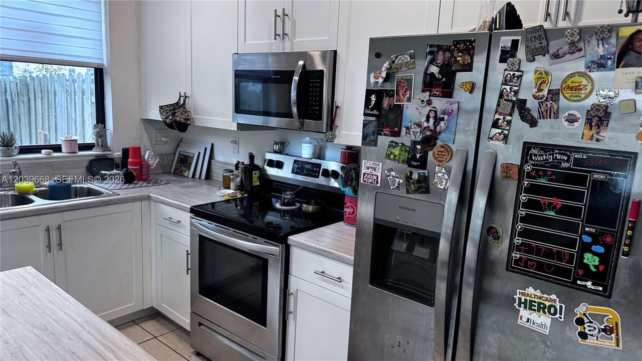For Rent: $3,000 (3 beds, 3 baths, 1320 Square Feet)