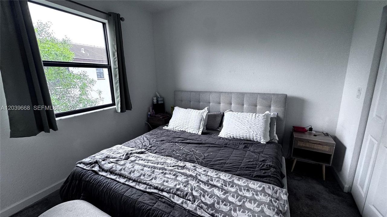 For Rent: $3,000 (3 beds, 3 baths, 1320 Square Feet)