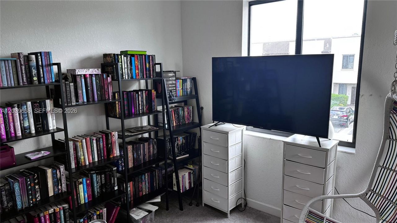 For Rent: $3,000 (3 beds, 3 baths, 1320 Square Feet)