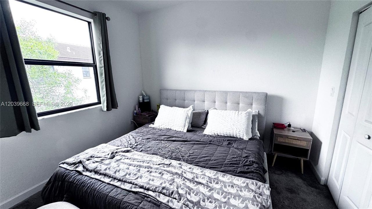 For Rent: $3,000 (3 beds, 3 baths, 1320 Square Feet)