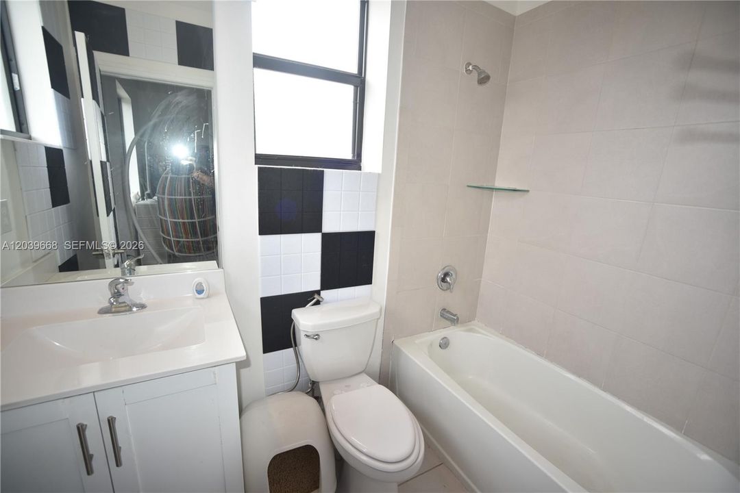 For Rent: $3,000 (3 beds, 3 baths, 1320 Square Feet)