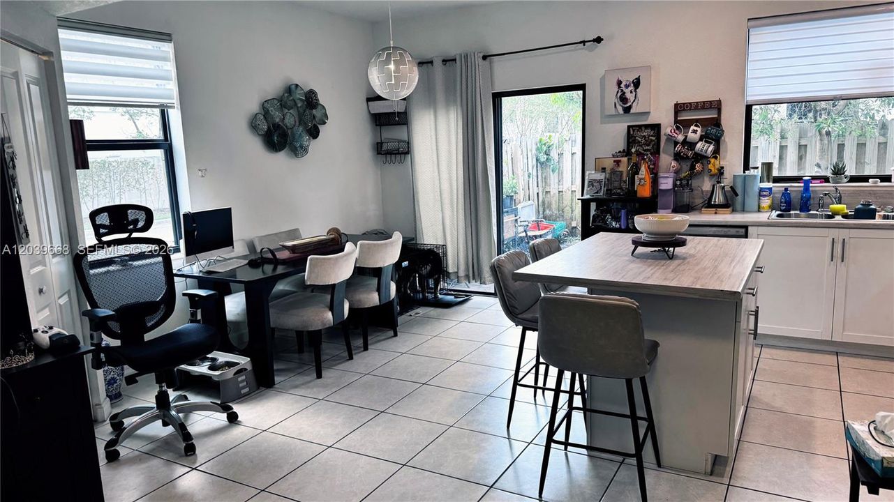 For Rent: $3,000 (3 beds, 3 baths, 1320 Square Feet)