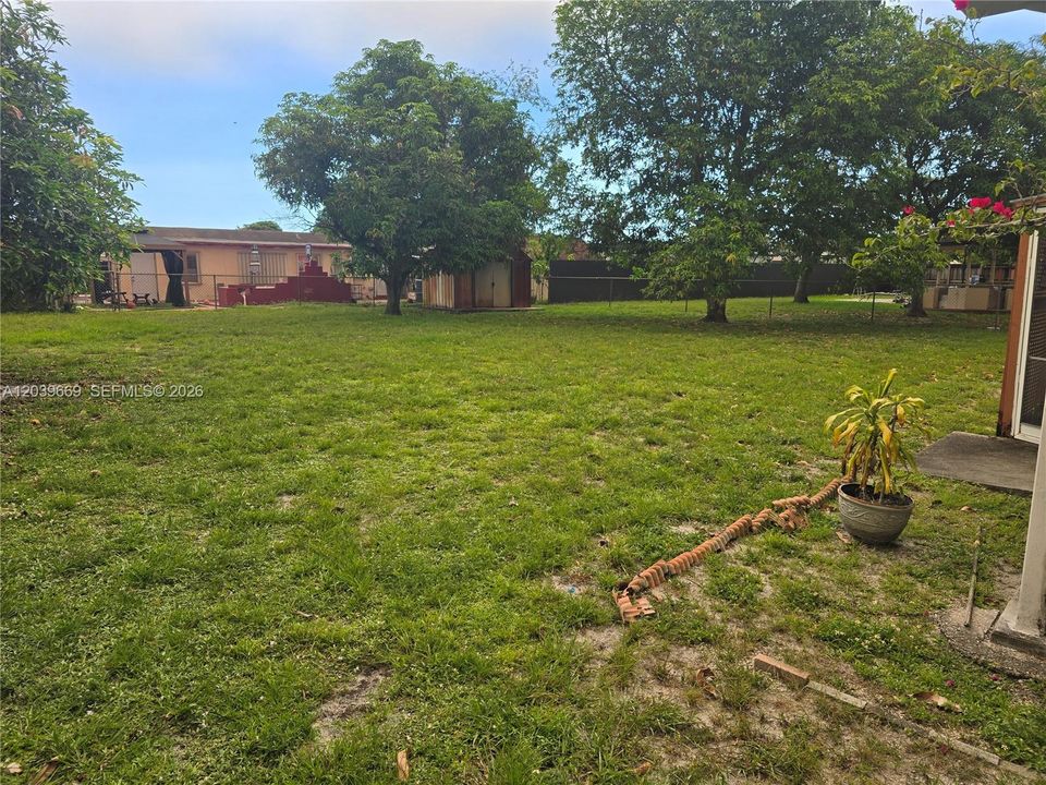For Sale: $535,000 (4 beds, 2 baths, 1176 Square Feet)