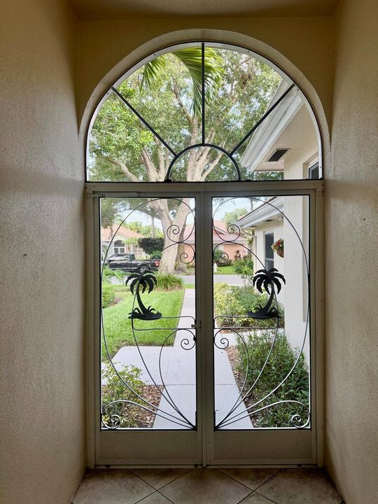Screened Front Entry