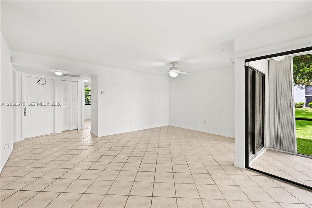 В аренду: $2,050 (3 спален, 2 ванн, 1195 Квадратных фут)
