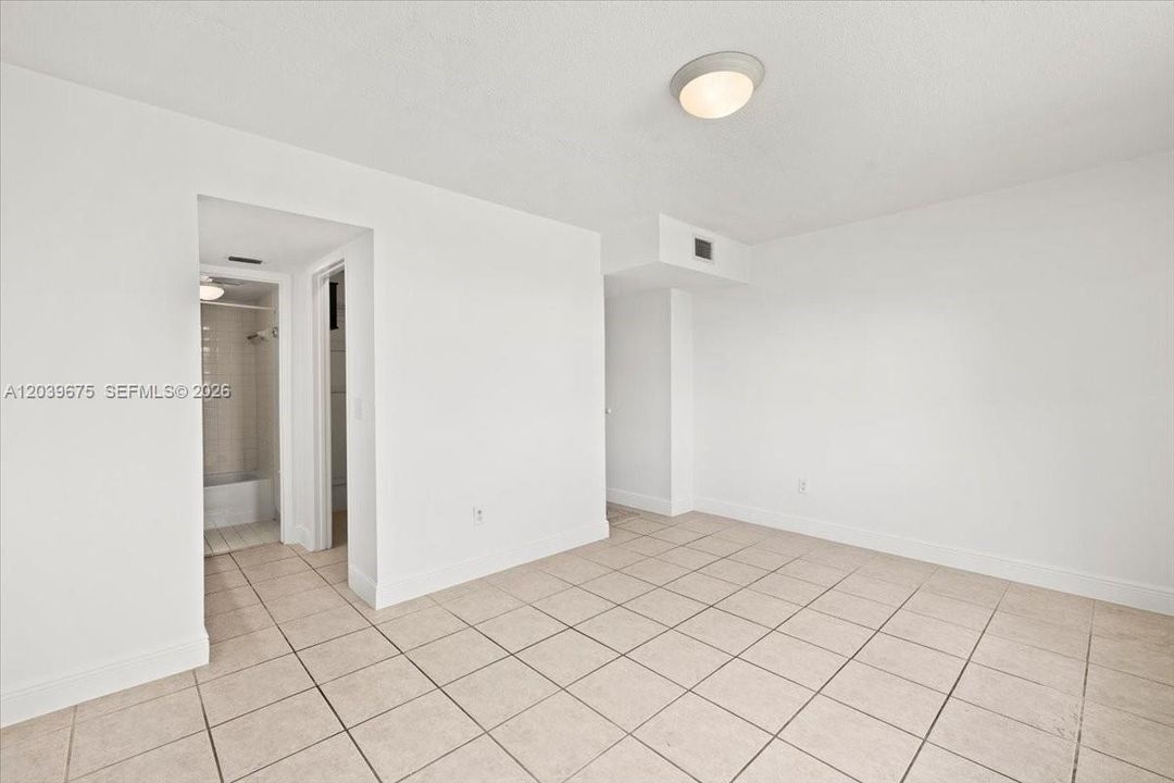 В аренду: $2,050 (3 спален, 2 ванн, 1195 Квадратных фут)