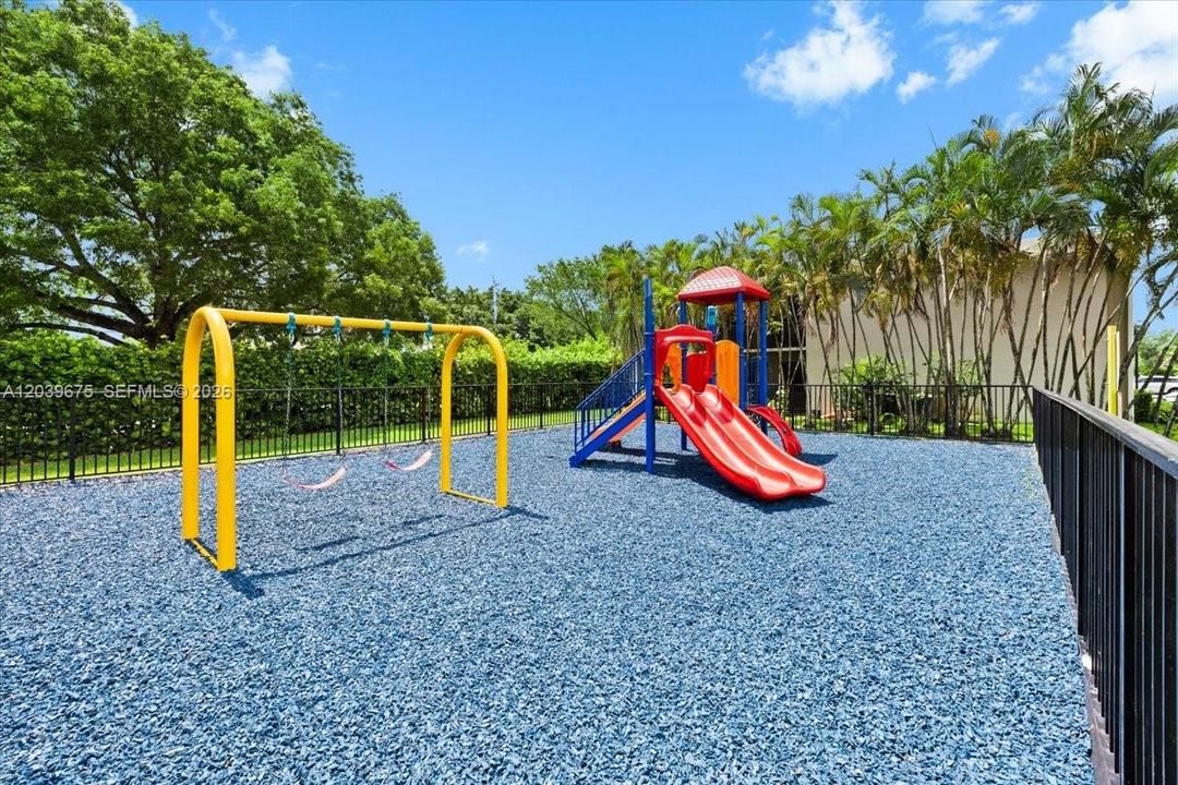 В аренду: $2,050 (3 спален, 2 ванн, 1195 Квадратных фут)