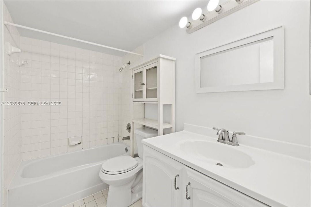 В аренду: $2,050 (3 спален, 2 ванн, 1195 Квадратных фут)