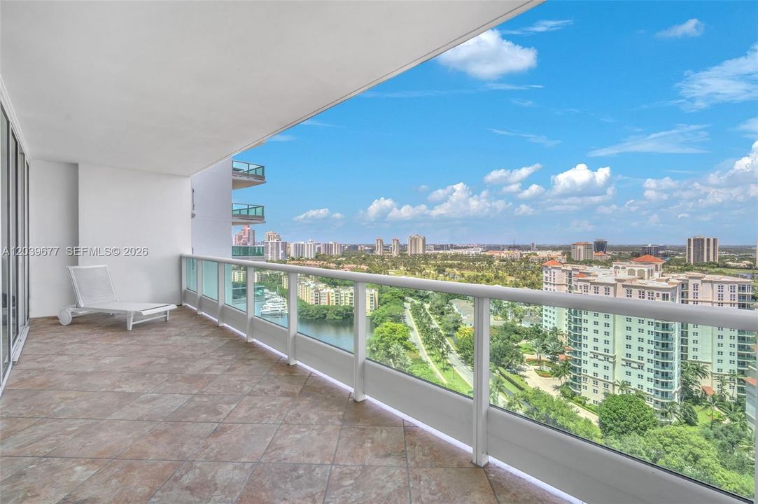На продажу: $2,990,000 (4 спален, 5 ванн, 3320 Квадратных фут)