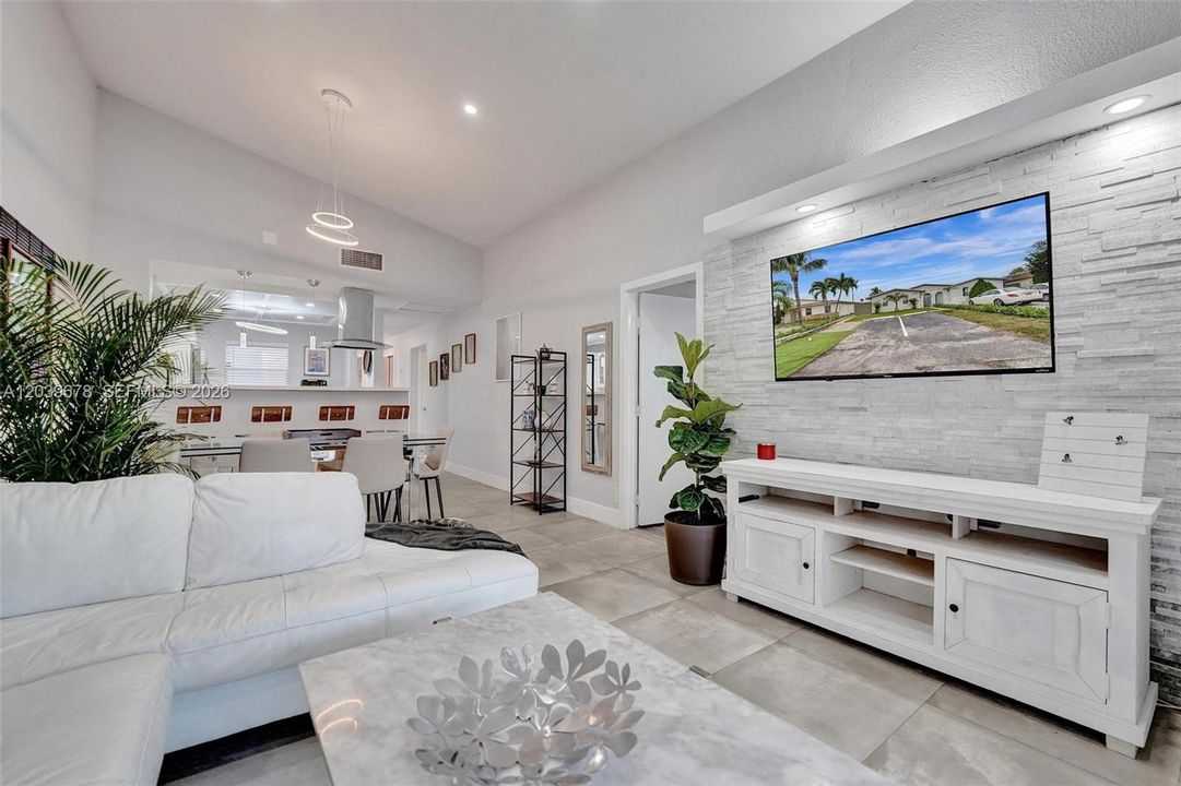 待售: $530,000 (3 贝兹, 2 浴室, 1256 平方英尺)
